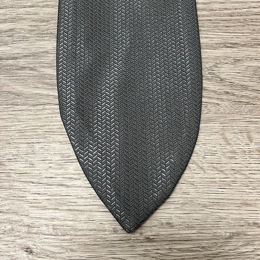 Andrew Fezza Boys silver/gunmetal tie with adjustable neck